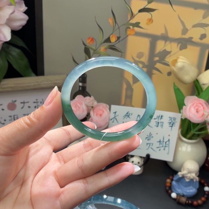 翡翠未镶嵌手镯半山水冰蓝绿