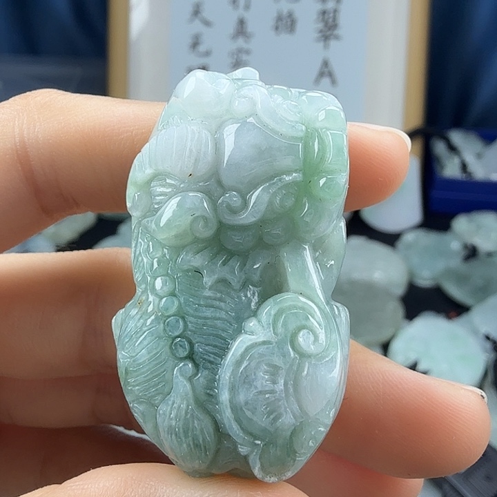 翡翠未镶嵌颈饰翡翠