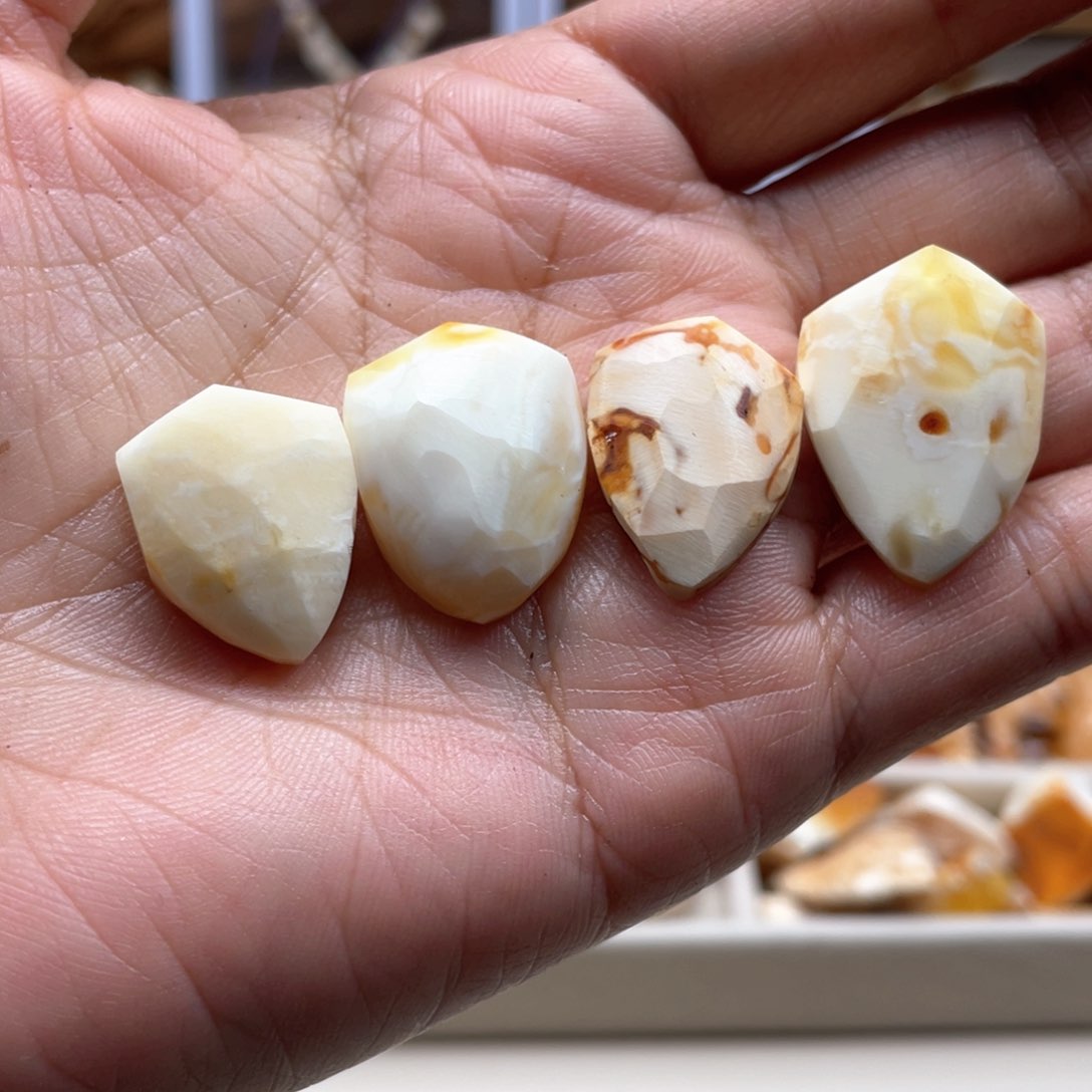 定制琥珀未镶嵌天然蜜蜡多样性发其一