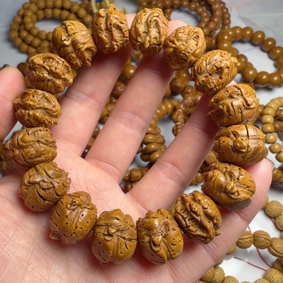 阳***行非洲檀香无事牌精品桃核手串