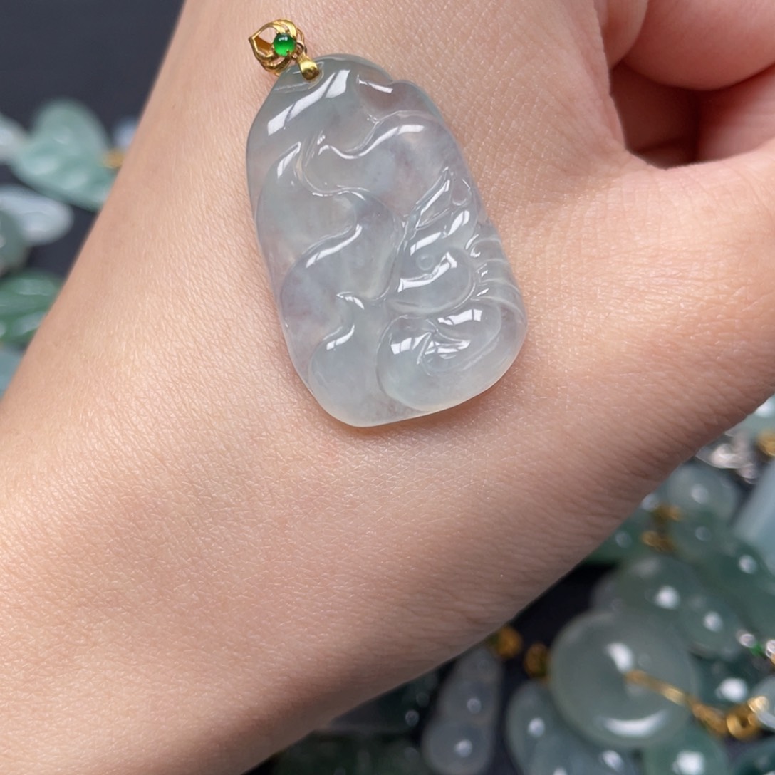 翡翠颈饰18K金镶嵌翡翠