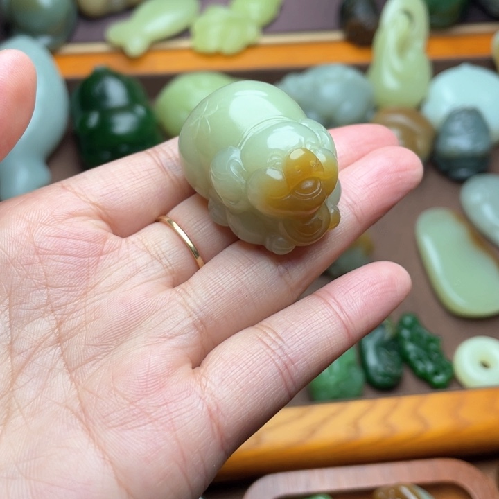 【闪购商品】颈饰未镶嵌和田玉L****?