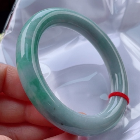 翡翠手镯未镶嵌圆60.5有矿点