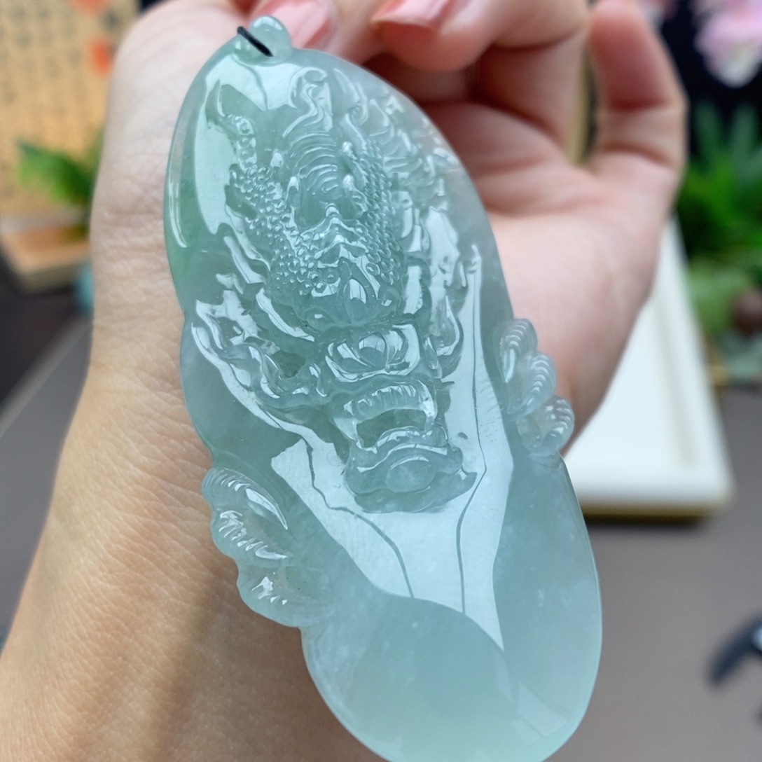 翡翠未镶嵌颈饰吊坠79