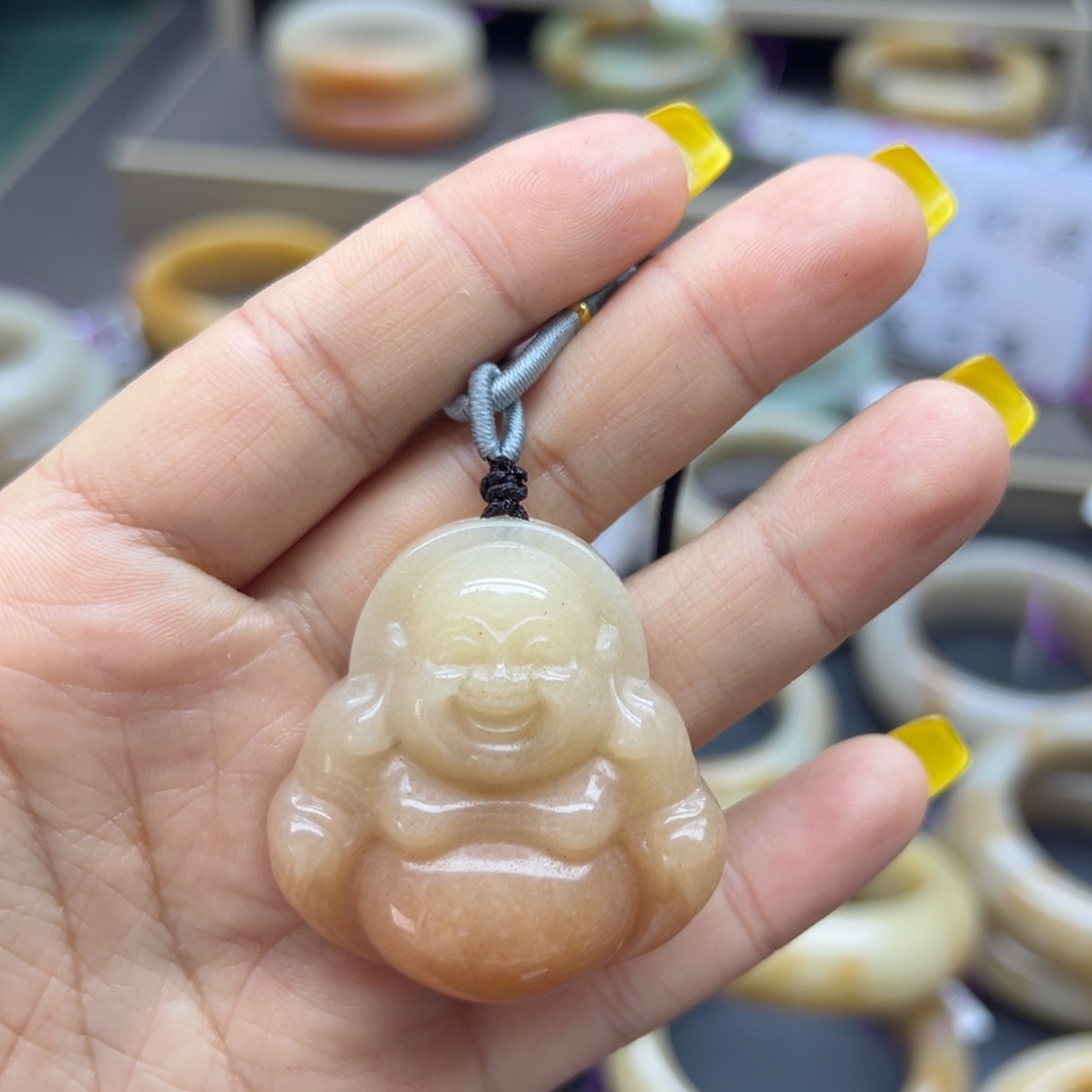 *****石英质玉（佘太翠）未镶嵌手镯