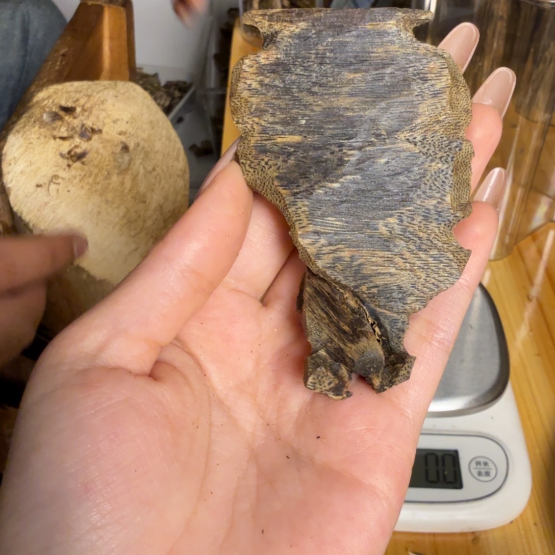 沉香黑棋颗粒香20克