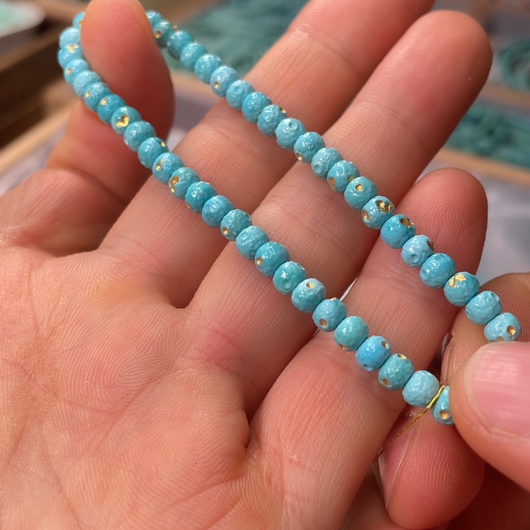 绿松石未镶嵌颈饰