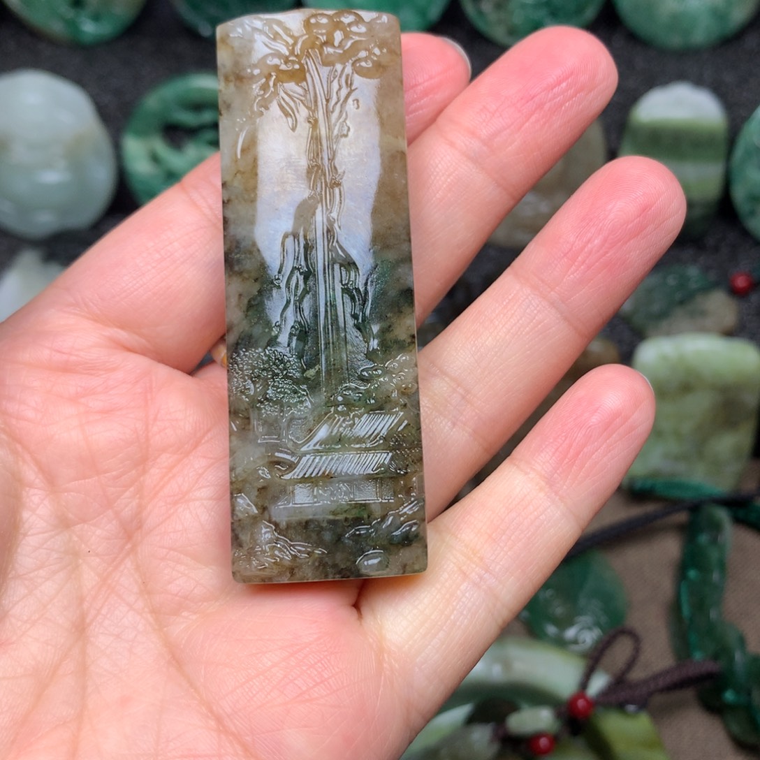 玖***熙独山玉未镶嵌颈饰