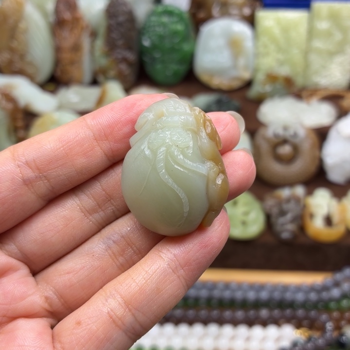 颈饰未镶嵌和田玉