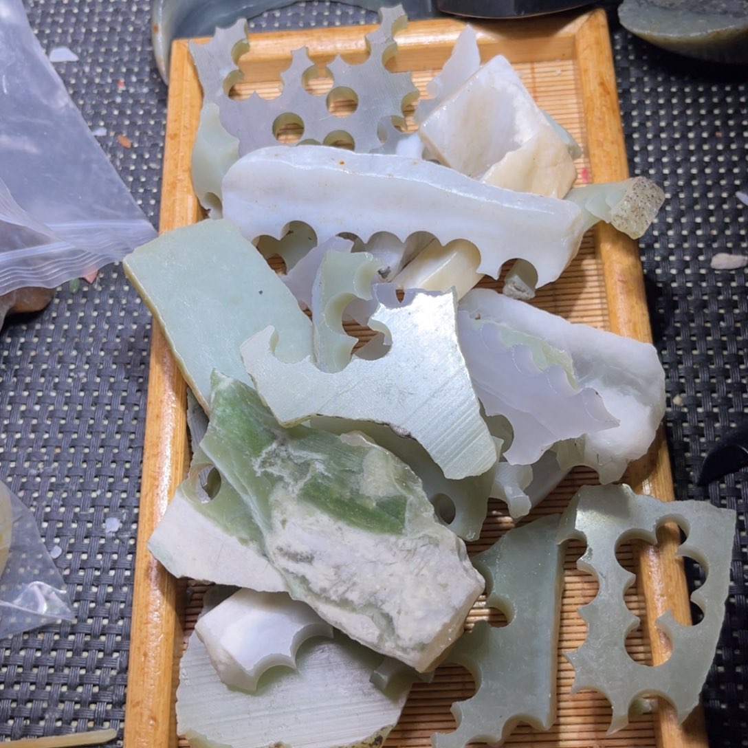 未镶嵌和田玉车挂