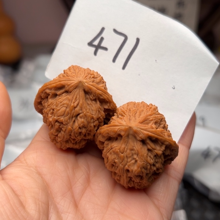 核桃38尺寸浮黄南疆石