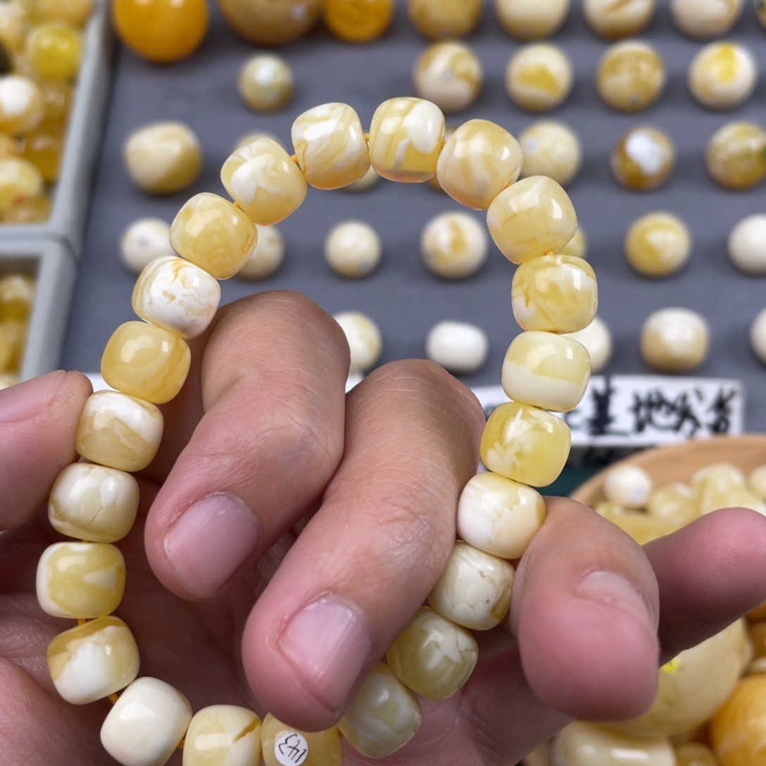 蜜蜡珠宝奇石未镶嵌