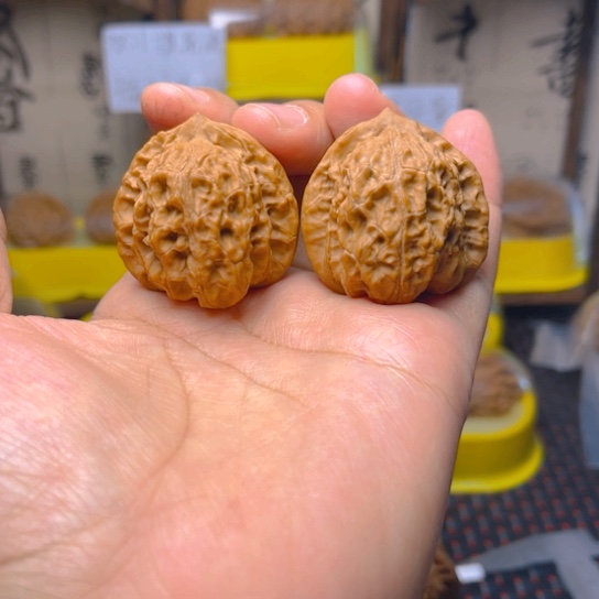 吊坠文玩核桃霞云岭