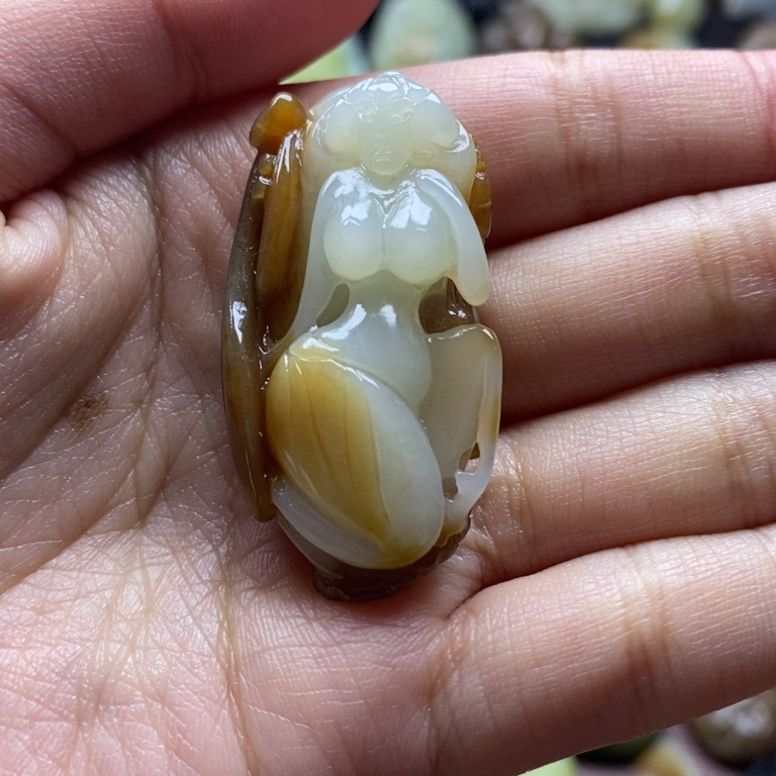 吊坠(不含链)未镶嵌和田玉（糖玉）