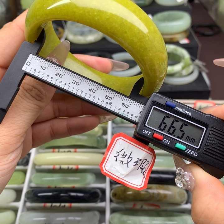 蛇纹石玉未镶嵌手镯3****52121