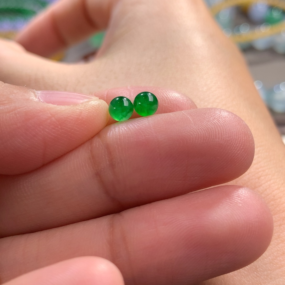 翡翠手链未镶嵌卡4.3 高冰浓正阳绿对珠