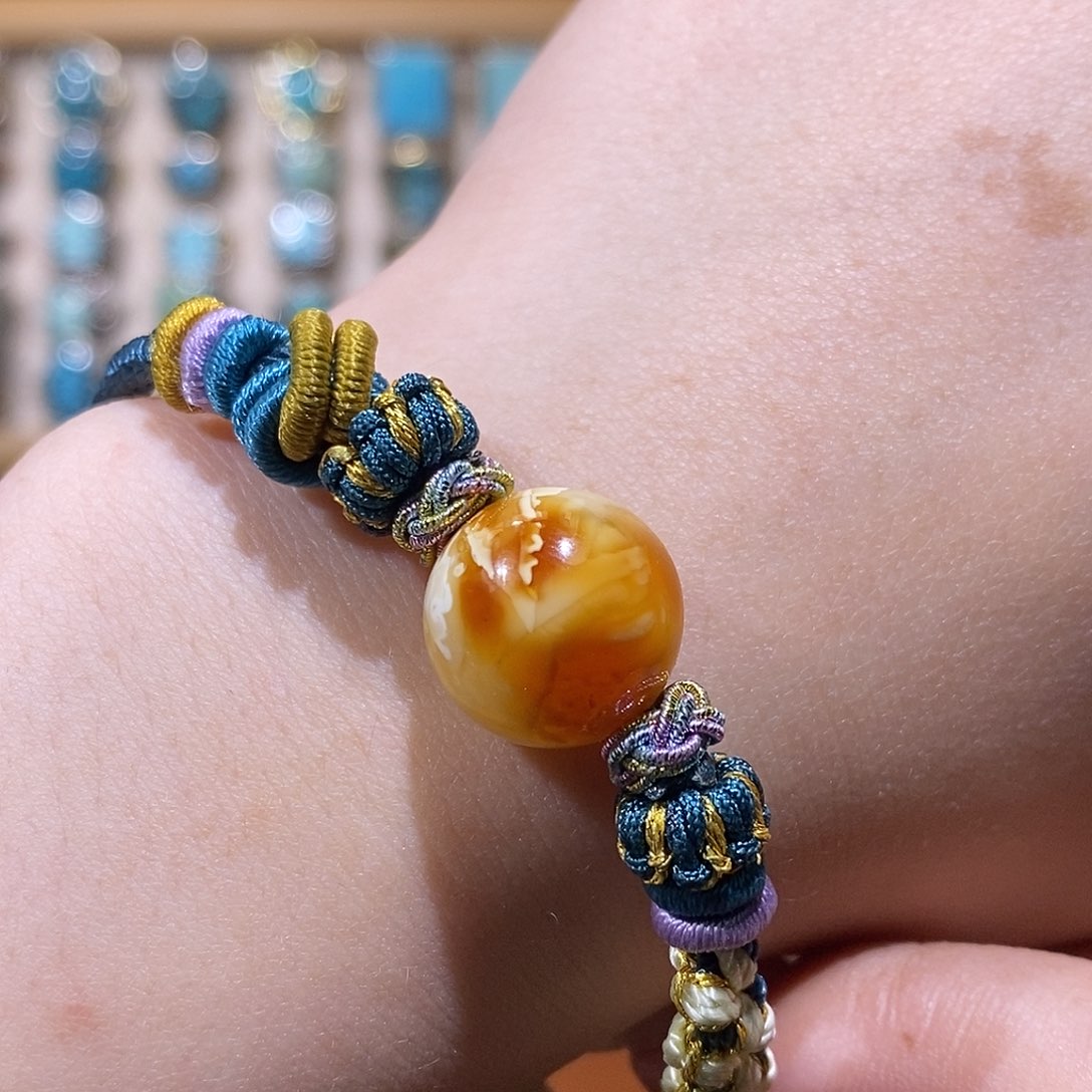 未镶嵌琥珀手链手链