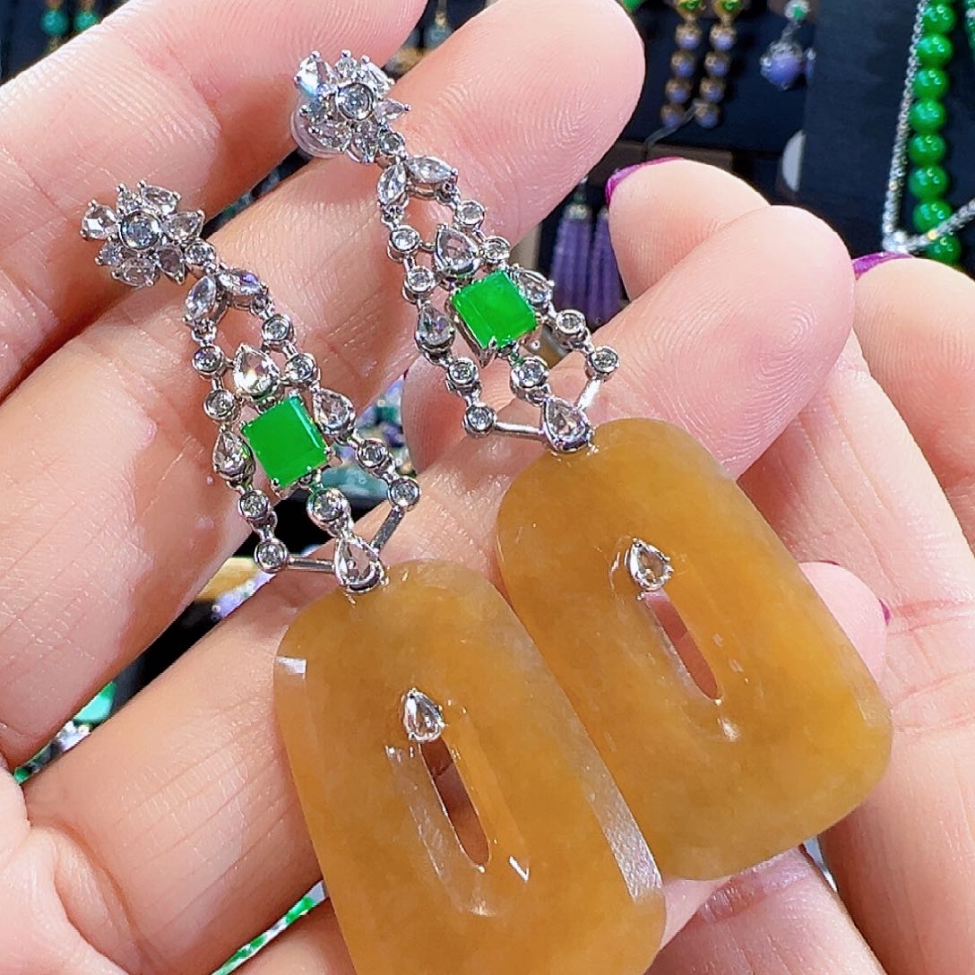 翡翠耳饰18K金镶嵌签收后24小时鉴赏期