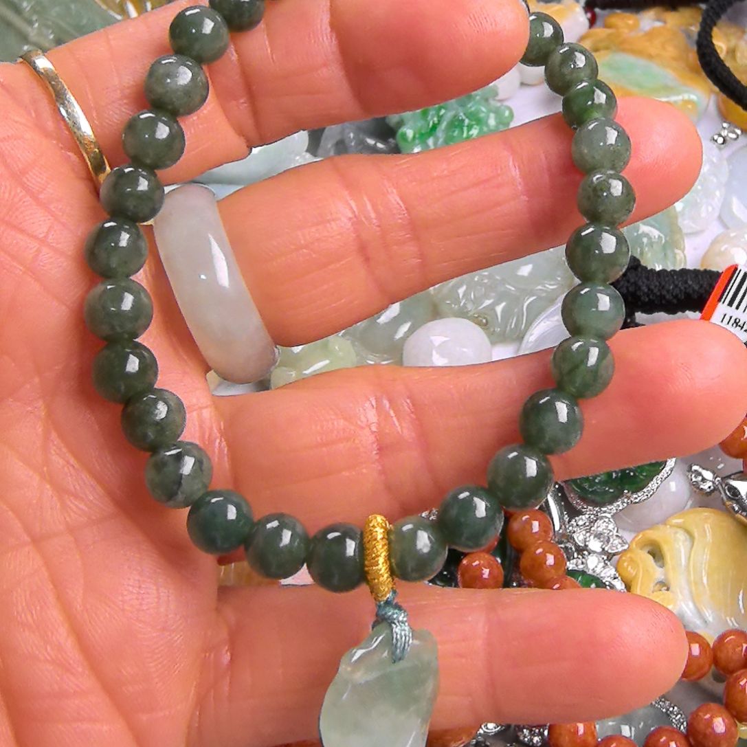 翡翠颈饰未镶嵌吊坠