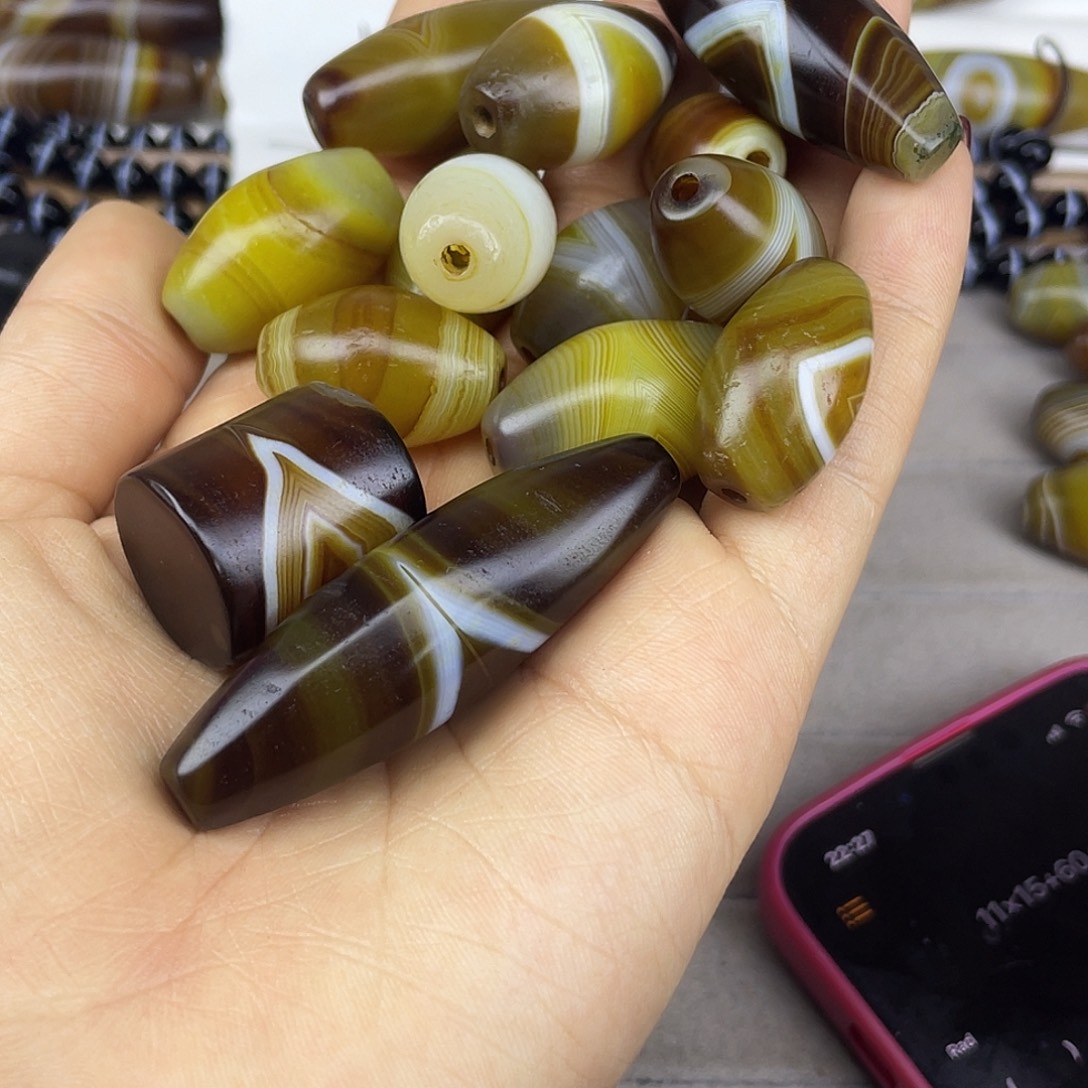 就***合玛瑙/玉髓散珠缠丝玛瑙