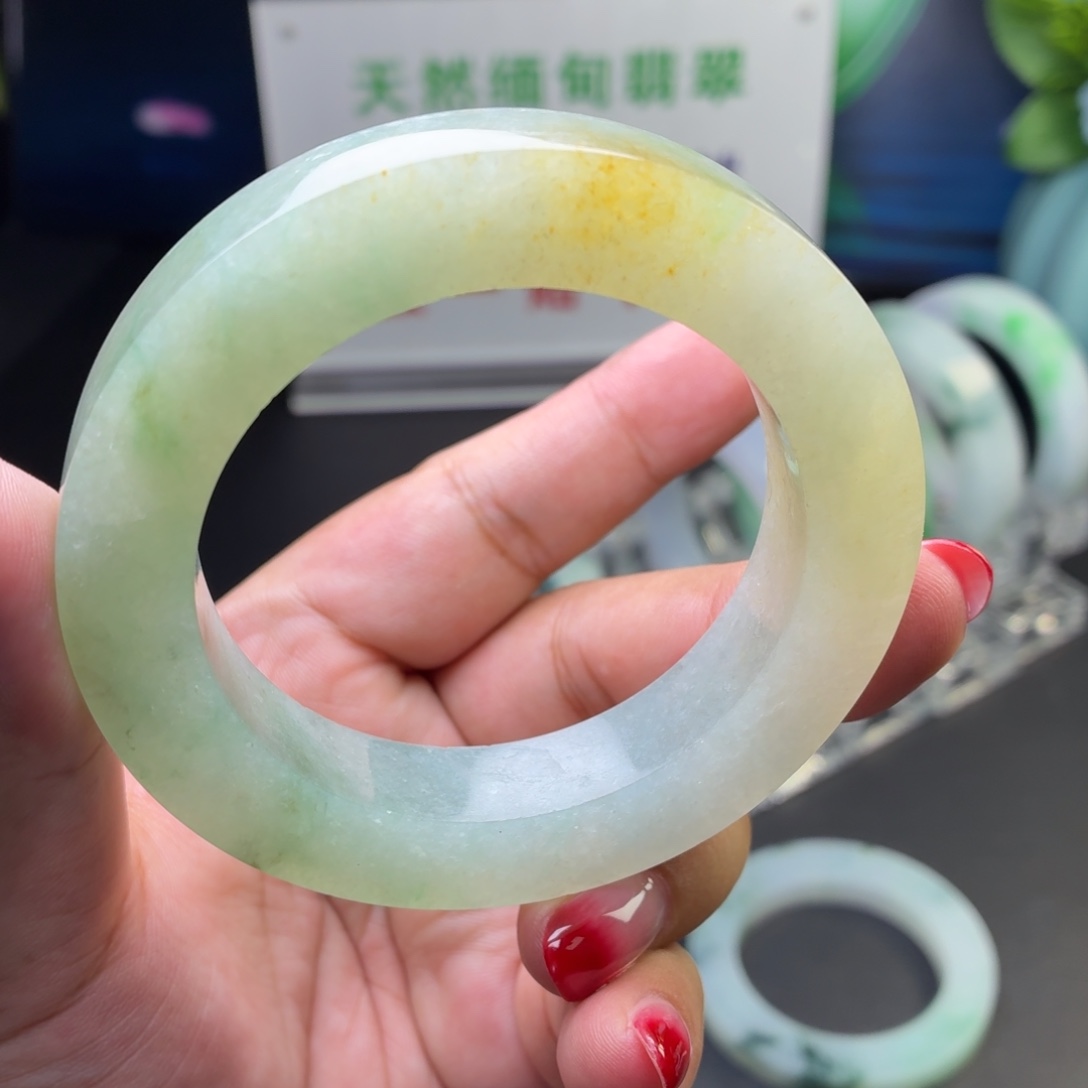 定制翡翠未镶嵌手镯