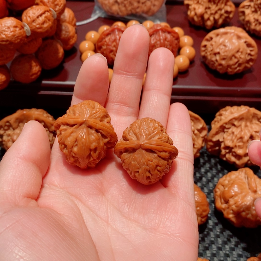 文玩核桃把件万***拍白狮子