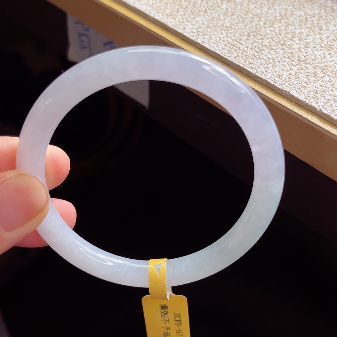 翡翠手镯未镶嵌手镯