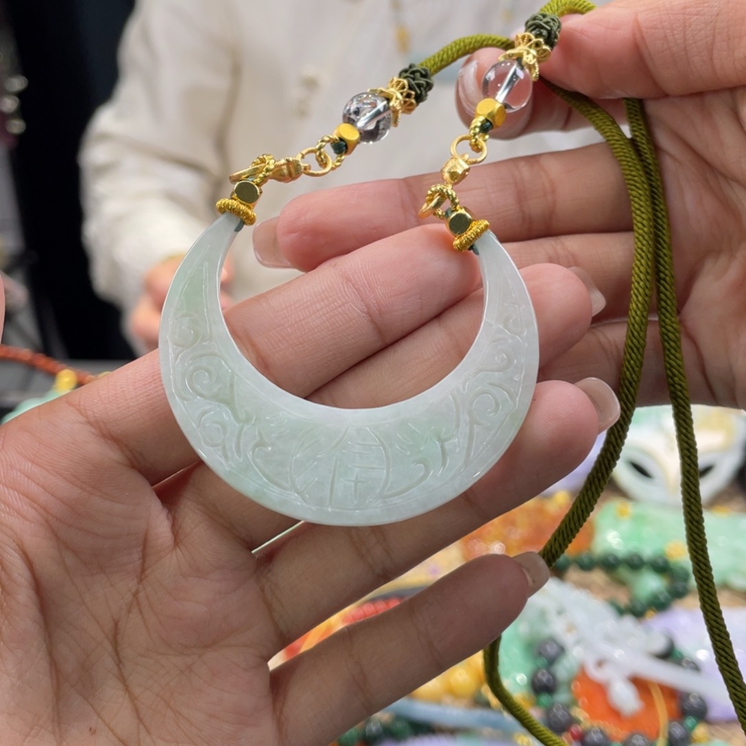 翡翠颈饰未镶嵌代编织