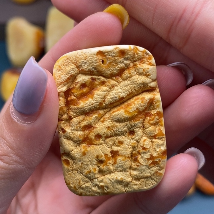 定制琥珀未镶嵌蜜蜡