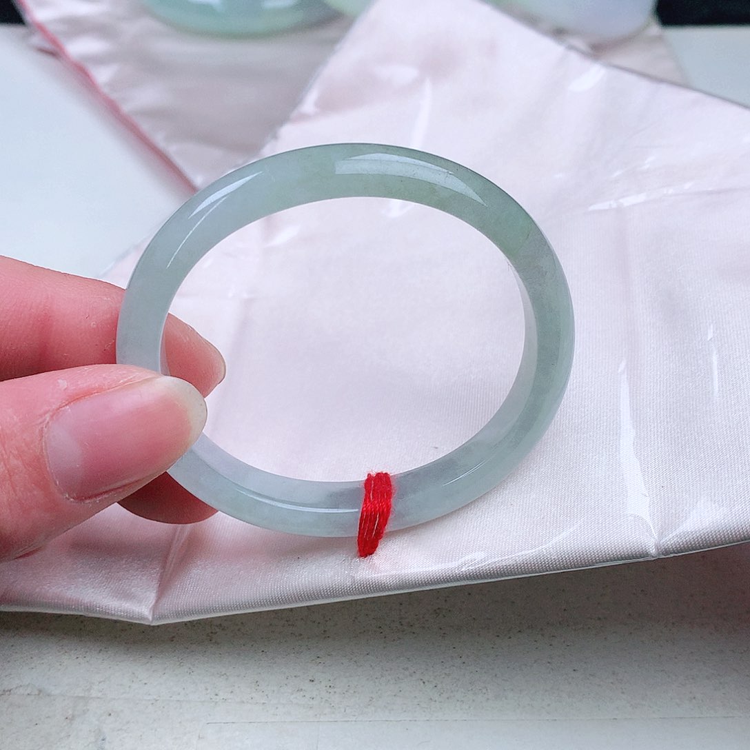 翡翠手镯（贵妃镯）未镶嵌