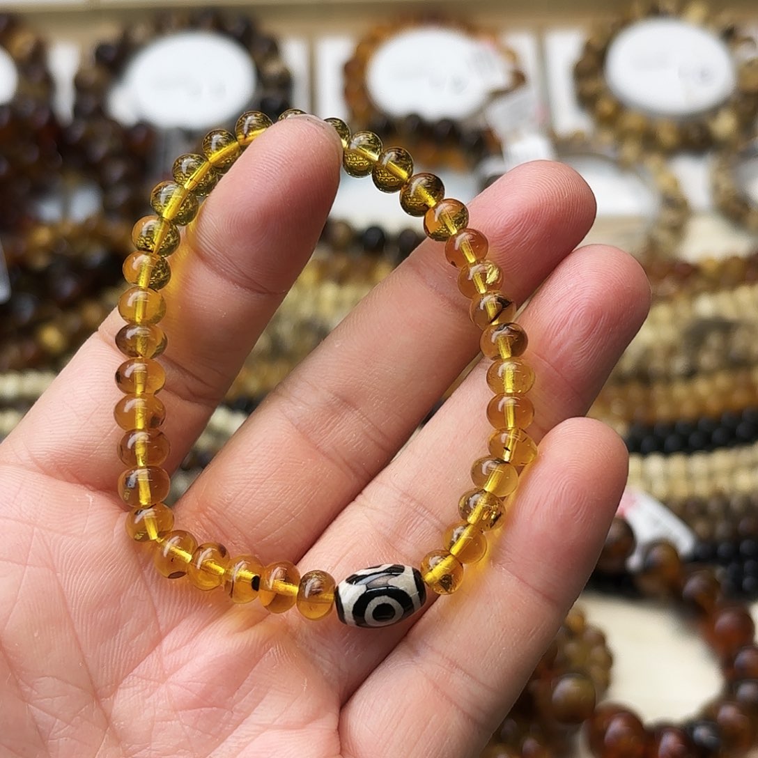 琥珀未镶嵌裸石六