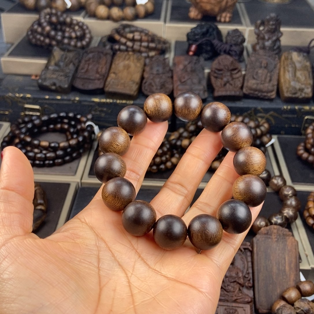 沉香手串青越南芽庄白棋玉化