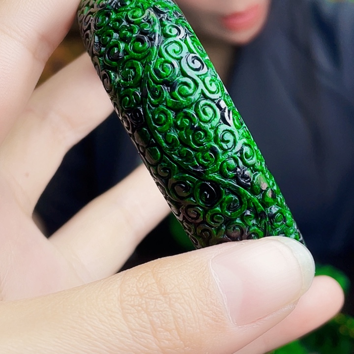 滢***芳翡翠未镶嵌颈饰多样性
