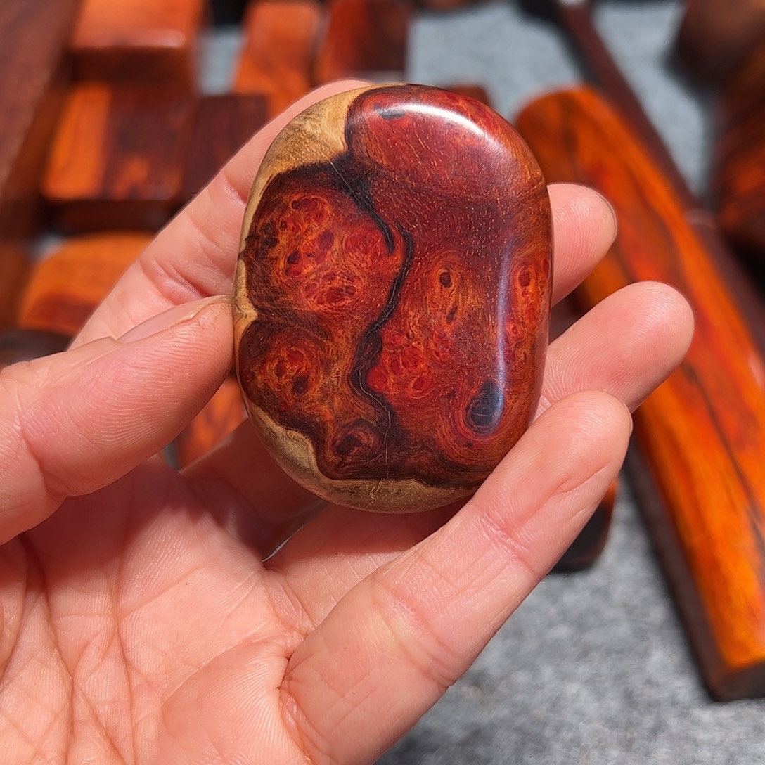 用***9交趾黄檀（大红酸枝）