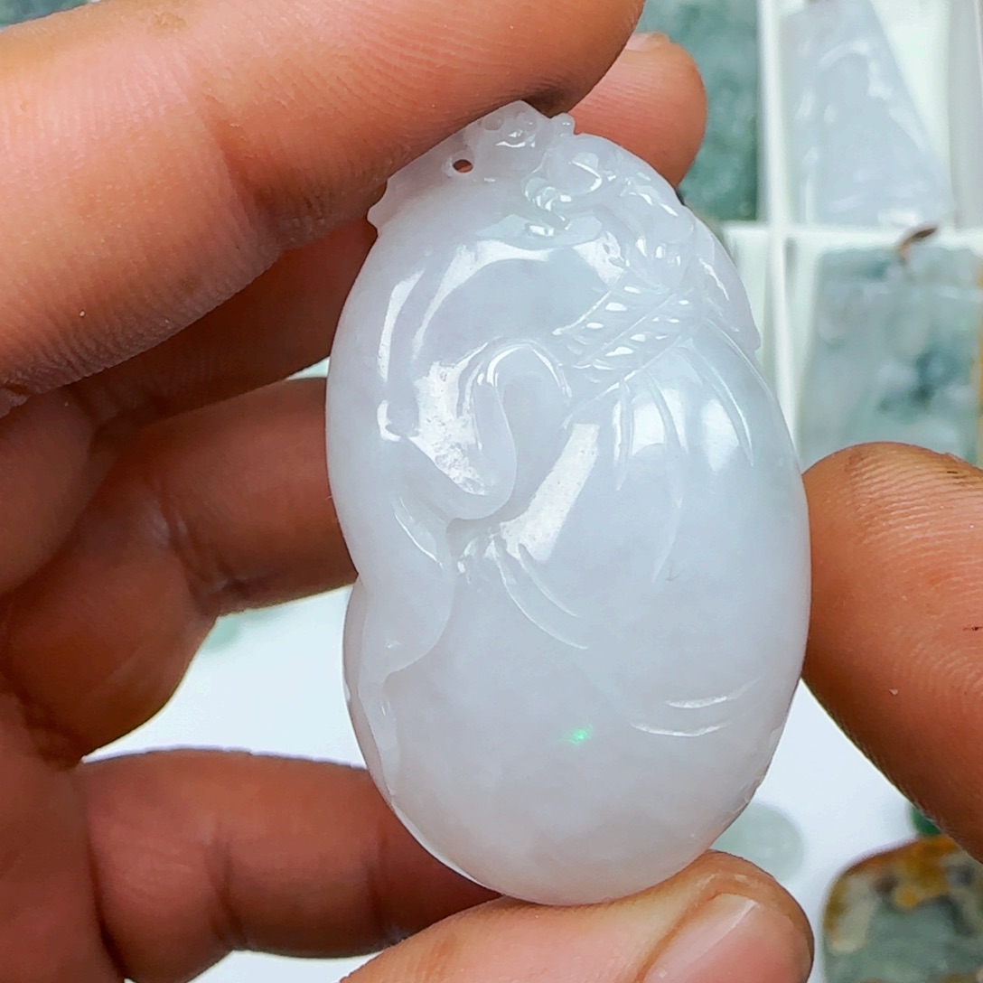 翡翠颈饰未镶嵌，