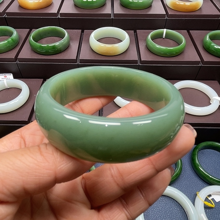 和田玉未镶嵌手镯5758