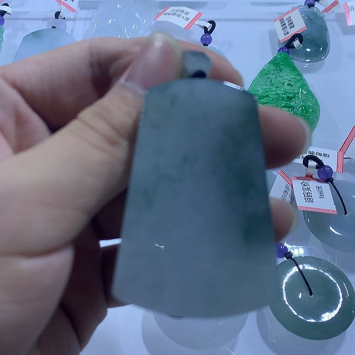 翡翠未镶嵌颈饰天然翡翠A货吊坠