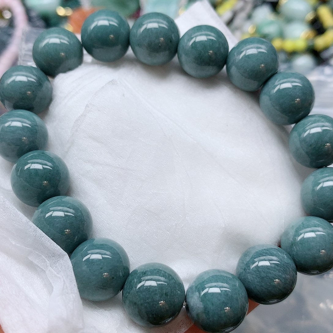 翡翠颈饰未镶嵌手串