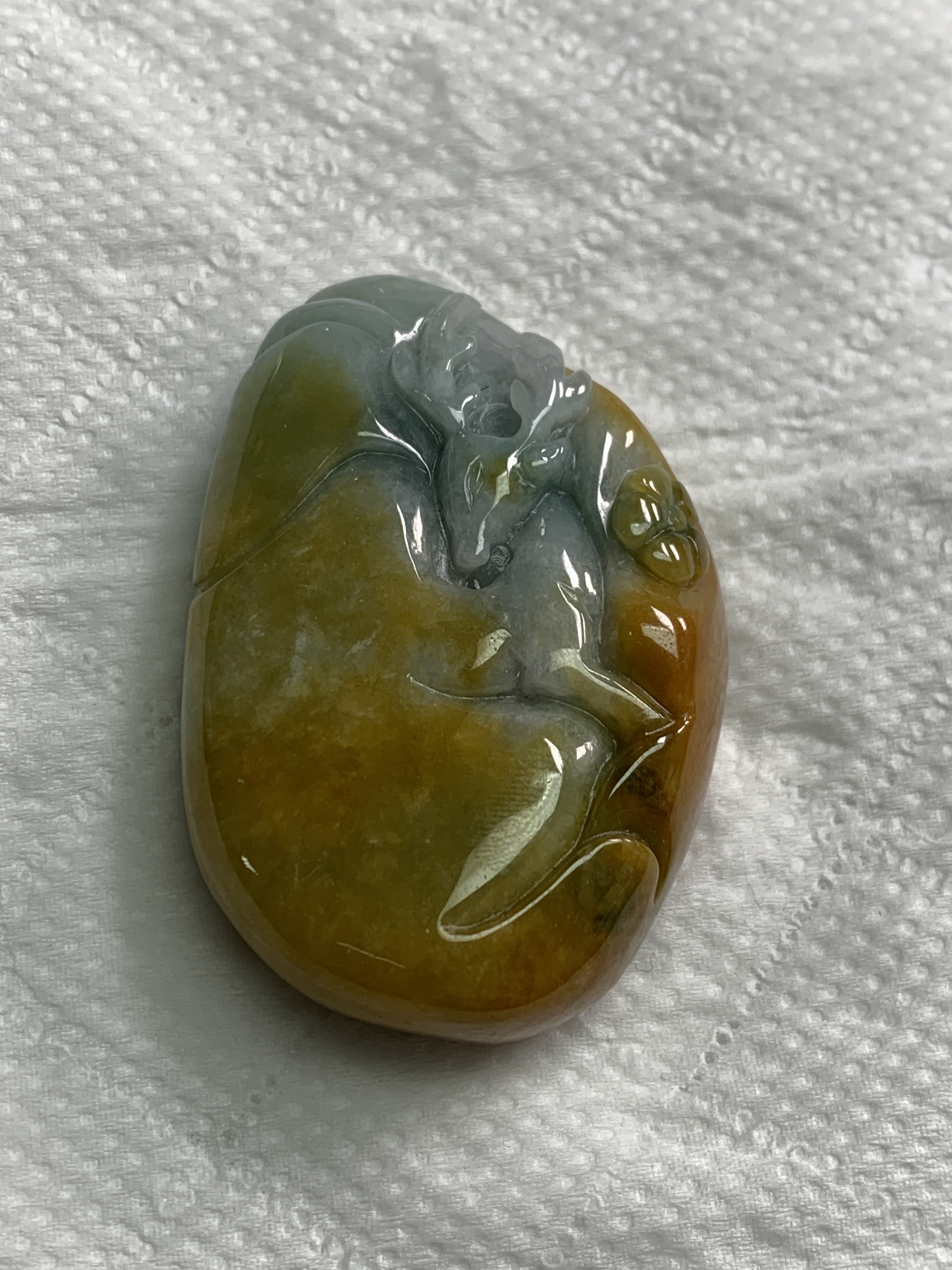 玉如军意翡翠珠宝