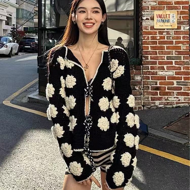 125号 手工钩织法式甜美黑底白花开衫毛衣