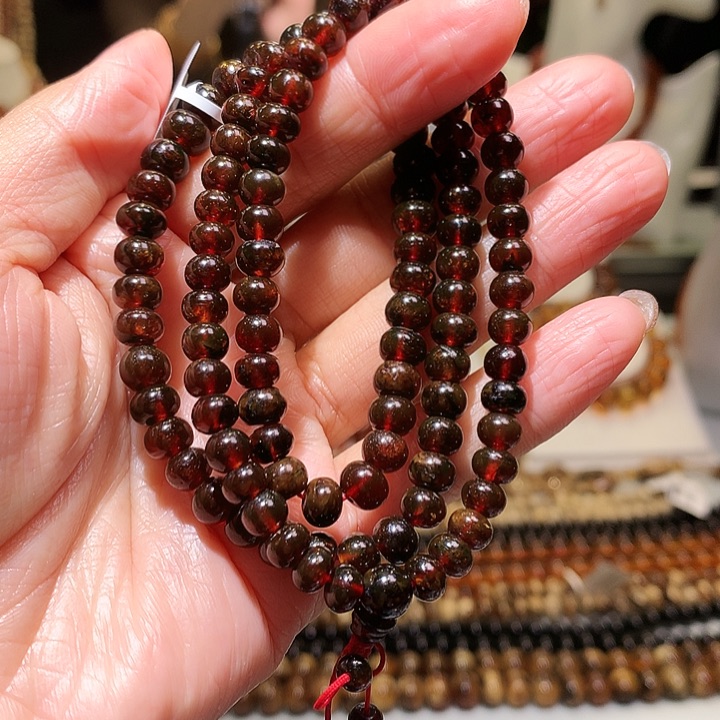 未镶嵌琥珀裸石大**岸琥珀