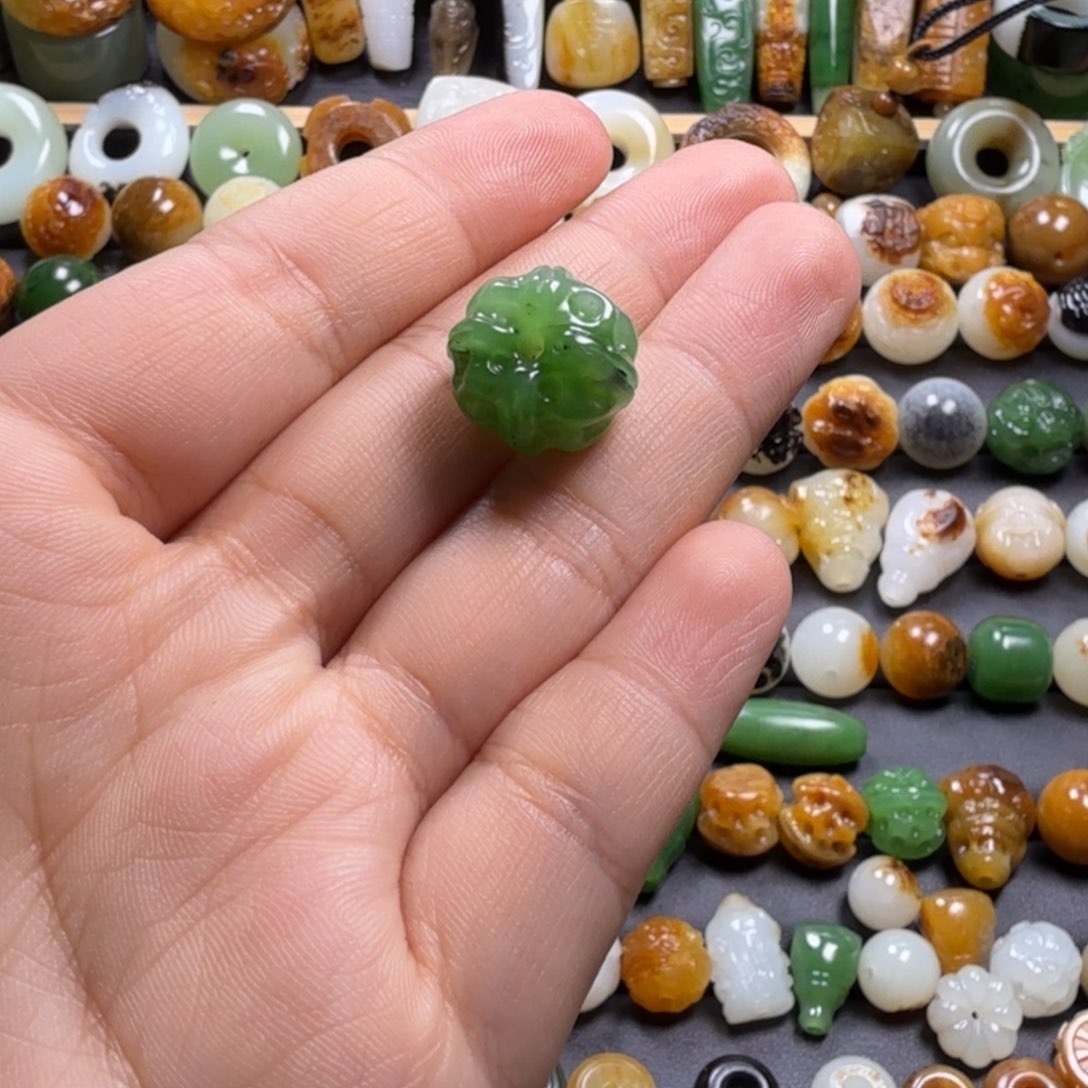 和田玉配饰未镶嵌轩*