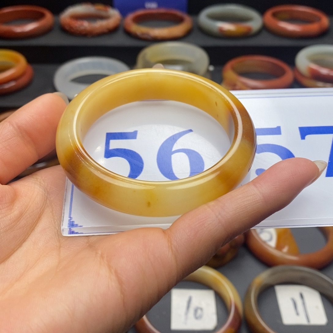 石英质玉（黄龙玉）手镯未镶嵌