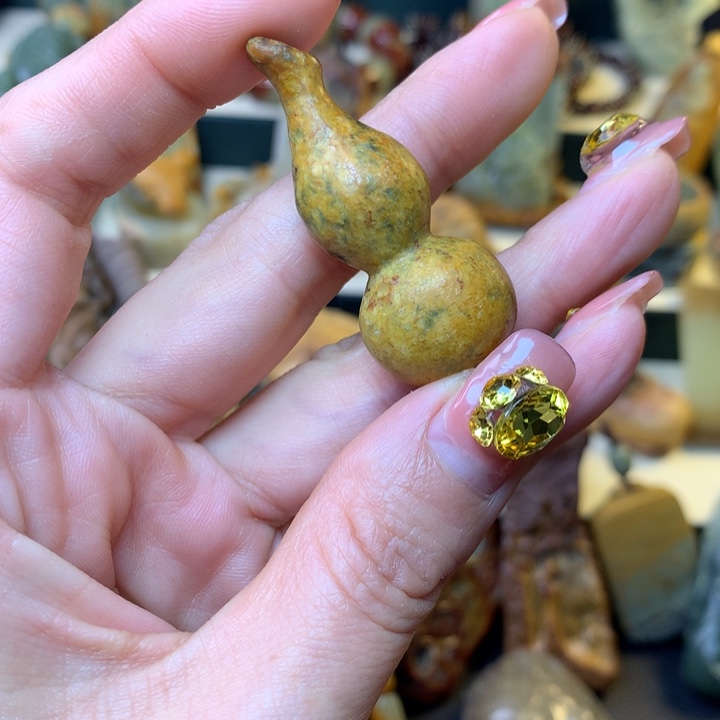 岫岩河磨玉（透闪石质玉）手链未镶嵌