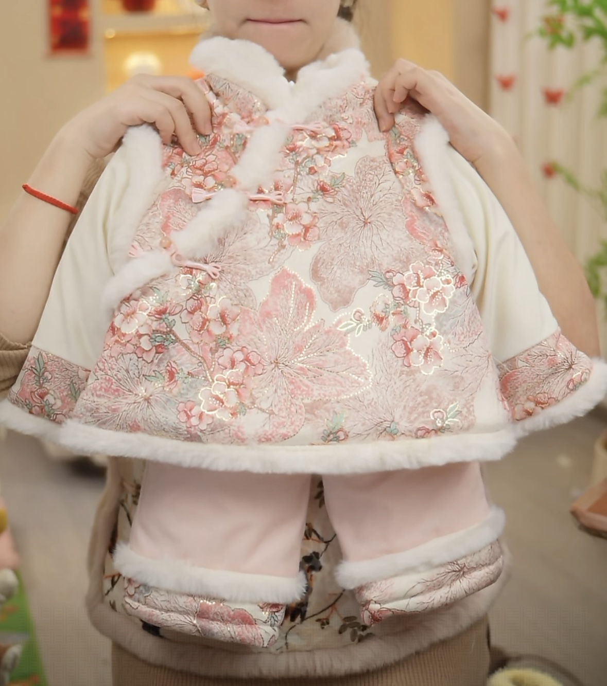 婴幼儿可爱女宝宝外出服装拜年火爆款式繁花盛世立领后开棉套装