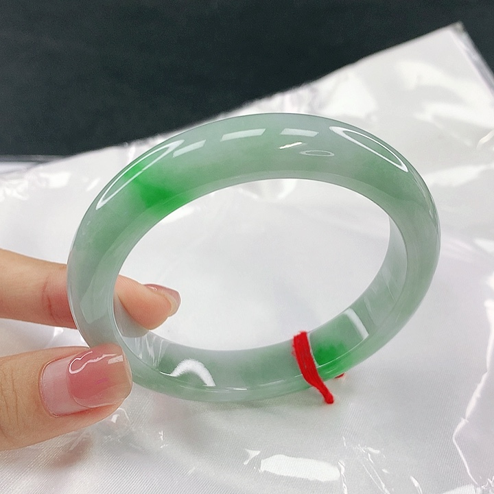 翡翠未镶嵌手镯圈55，85071