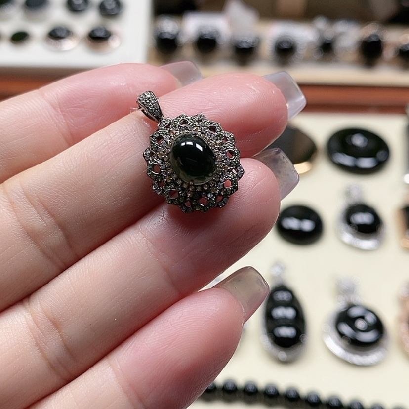 【闪购商品】翡翠颈饰18K金镶嵌缅甸翡翠