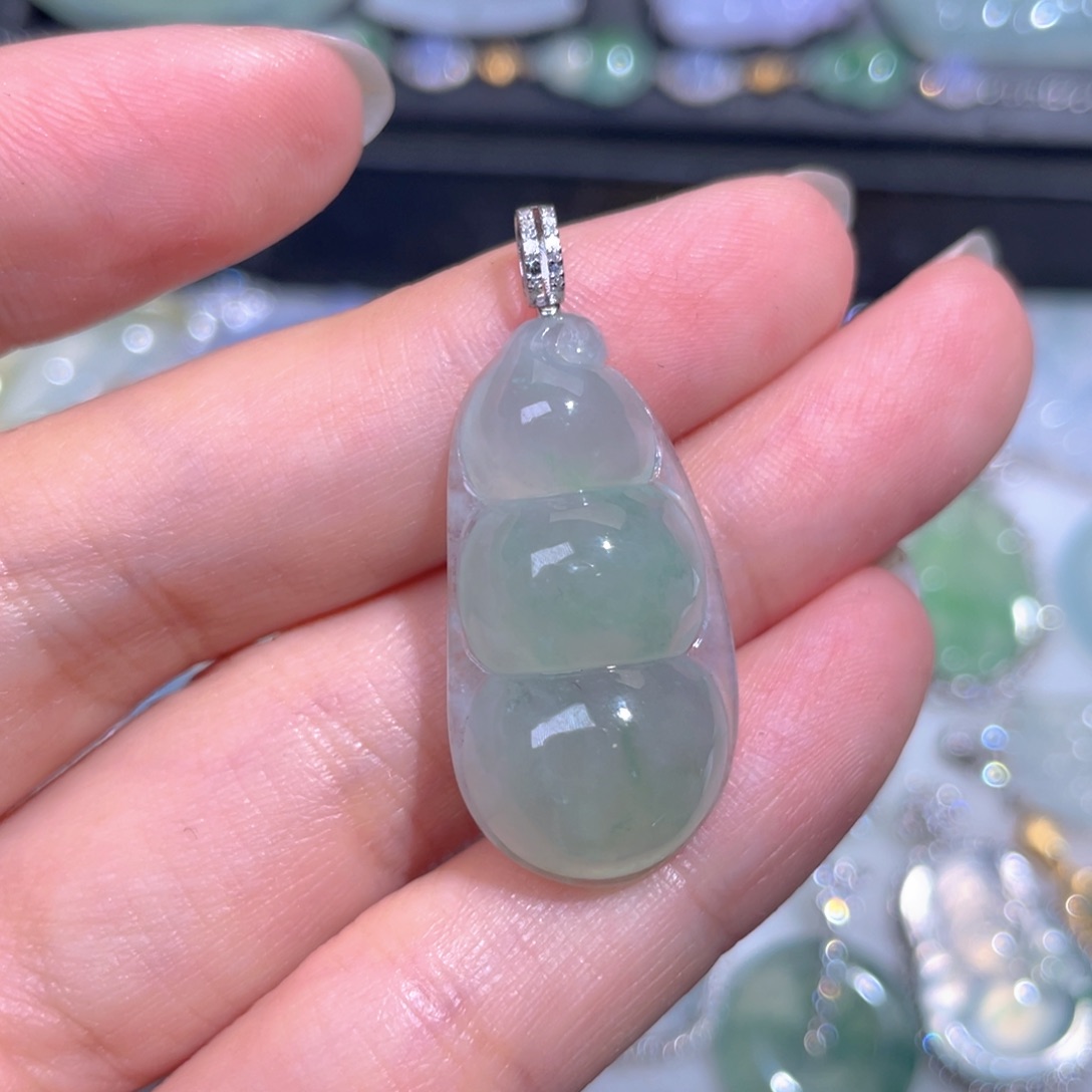 颈饰18K金镶嵌翡翠翡翠