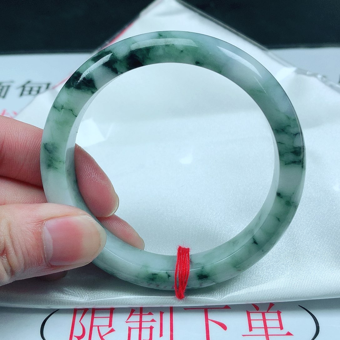 翡翠手镯未镶嵌圈58