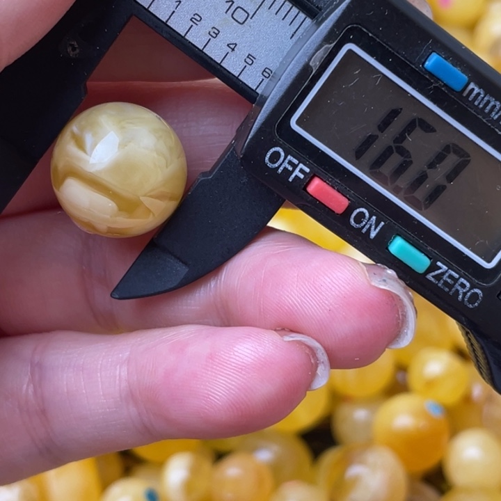 未镶嵌琥珀裸石蜜蜡127